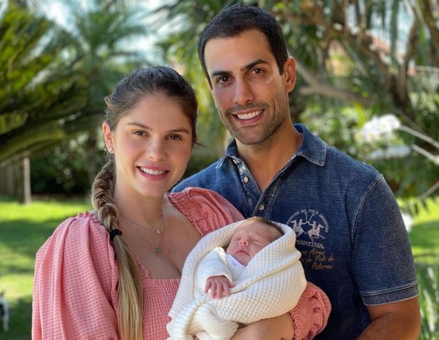 Bárbara Evans e Gustavo Theodoro são pais de Ayla (Foto: Reprodução/Instagram)