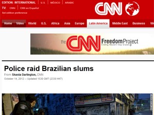Matéria da 'CNN' também citou que polícia do Rio de Janeiro tem limpado regiões perigosas antes da Copa de Mundo 2014 (Foto: Reprodução/CNN)