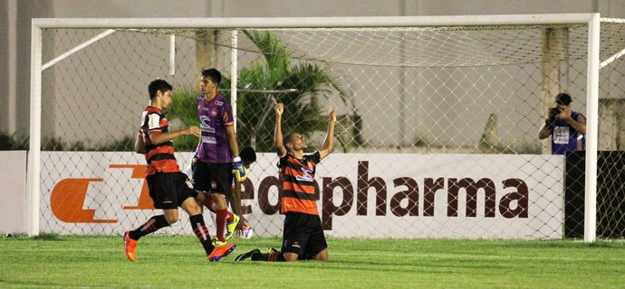 Campinense 2 x 1 Auto Esporte, no Estádio Amigão, pelo Campeonato Paraibano 2014 (Foto: Nelsina Vitorino / Jornal da Paraíba)