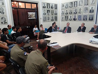 Encontro no Recife discute protocolo de ação em manifestações públicas (Foto: Luna Markman / G1)