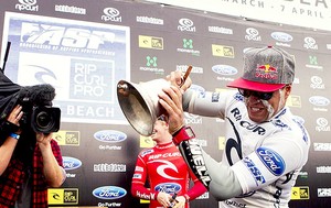Adriano de Souza surfe vitória Bells Beach (Foto: ASP)