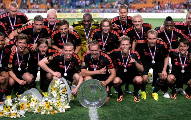 Ajax celebra título da Supercopa da Holanda (Foto: Getty Images)