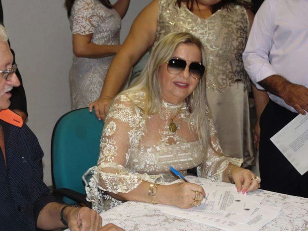 Dona Bill, mãe do cantor Wesley Safadão, é diplomada vice-prefeita de Aracoiaba após ter sido cassada e entrar com recurso (Foto: Arquivo pessoal)