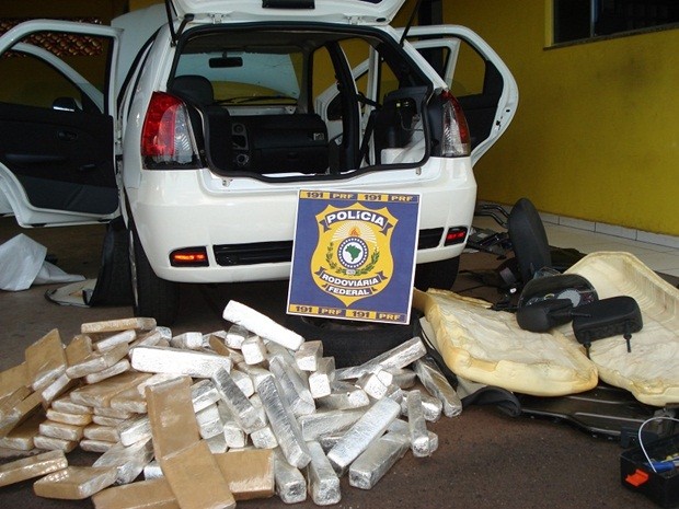 Mais de 100 kg estavam escondidos no carro (Foto: Polícia Rodoviária Federal )