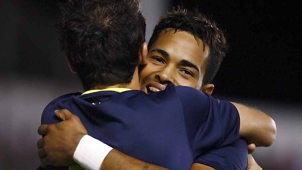 Giva e Thiago Ribeiro, atacantes do Santos (Foto: Ricardo Saibun/Divulgação Santos FC)