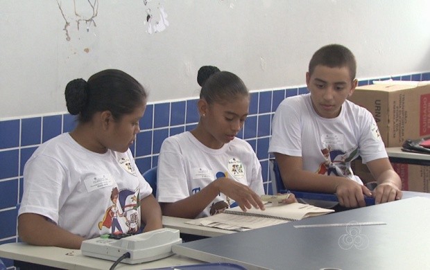 Estudantes de Boa Vista recebem orientações sobre o voto certo (Foto: Roraima TV)