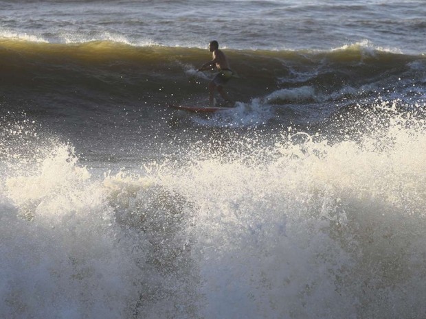 Ressaca do mar, em Vitória (Foto: Bernardo Coutinho/A Gazeta)