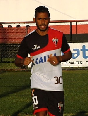 Weverton, atacante do Atlétic-GO (Foto: Reprodução/TV Anhanguera)