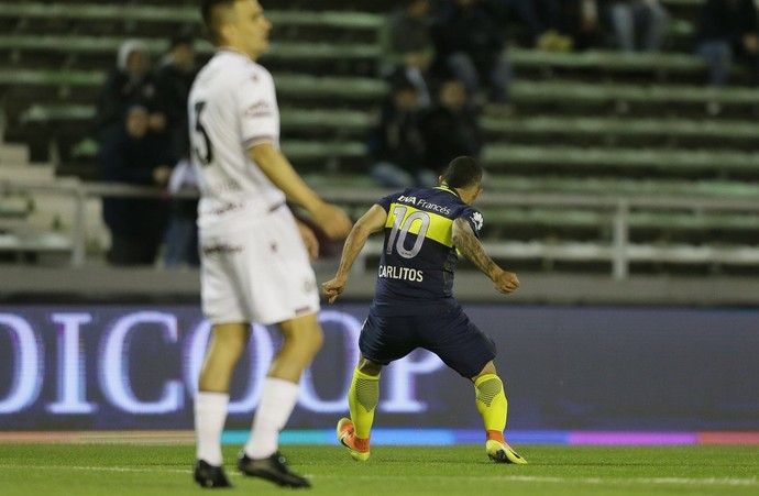 Tevez comemora gol do Boca Juniors sobre o Lanus (Foto: Reprodução de Twitter)