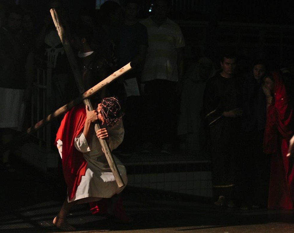 Via-sacra da igreja Nossa Senhora de Fátima realizada no Colégio Marista, em Taguatinga  (Foto: Arquivo pessoal )