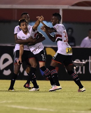 Rodrigo Caio comemoração gol São Paulo x Fluminense (Foto: André Durão)