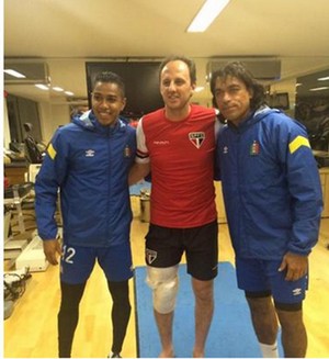 José Fernando Cuadrado, Ceni e Henao, os dois goleiros são do Once Caldas (Foto: Reprodução / Twitter)