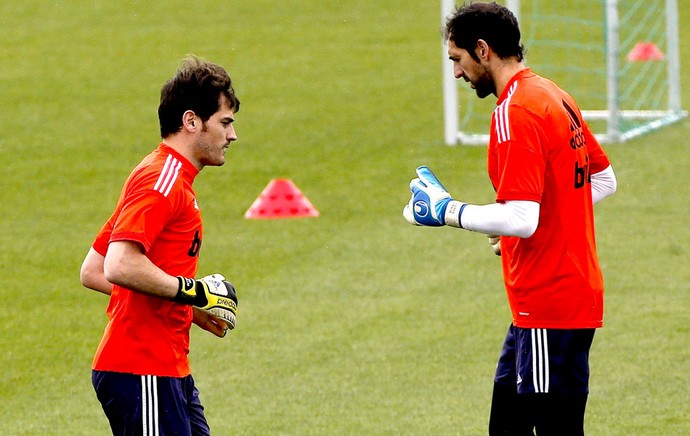 Casillas e Diego Lopez treino Real Madrid (Foto: EFE)