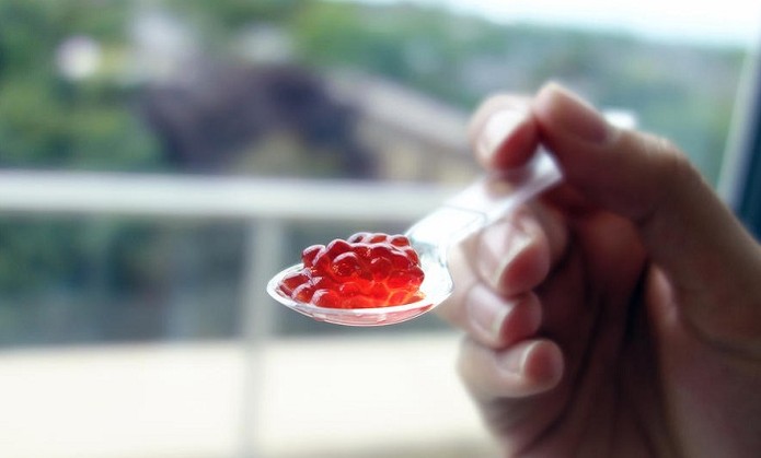Máquina é capaz de criar pequenas gelatinas com sabor concentrado (Foto: Reprodução/Dovetailed)