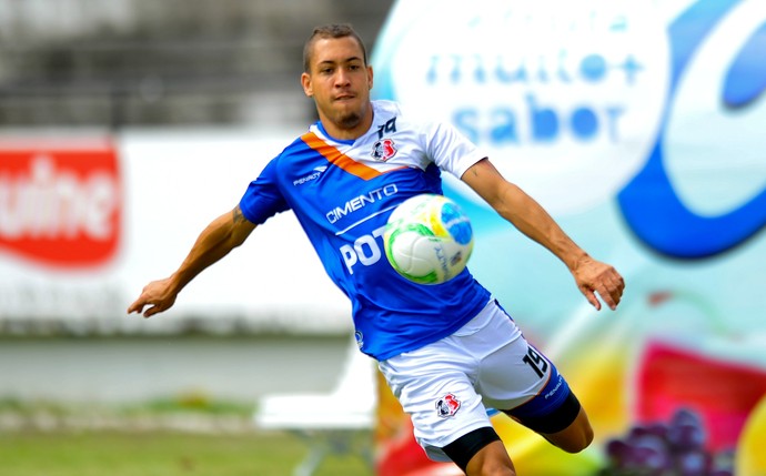 Julinho Santa Cruz (Foto: Aldo Carneiro / Pernambuco Press)