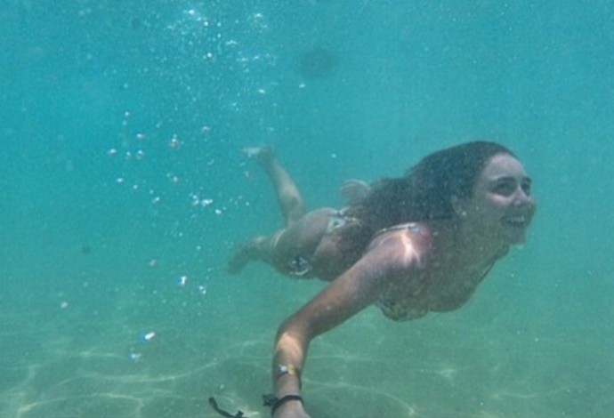 Luisa Borges na praia - férias (Foto: Reprodução/Instagram)
