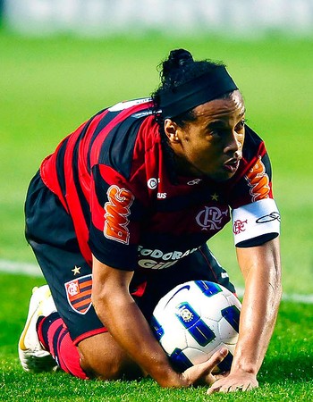Ronaldinho Flamengo (Foto: Marcos Ribolli / Globoesporte.com)