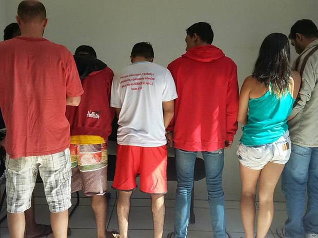 Sete pessoas foram presas durante operação em Coroaci, nesta quarta-feira (Foto: Divulgação/PM)
