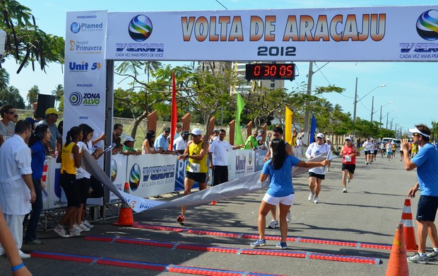 Sergipano venceu a prova dos 10 km na Volta de Aracaju (Foto: João Áquila/Globoesporte.com/SE)