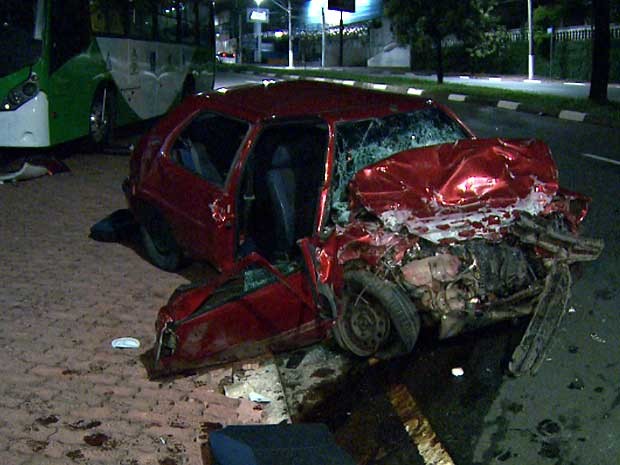 G Acidente Entre Carro E Nibus Deixa Ao Menos Um Ferido Em Campinas