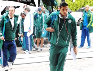 Chegada Palmeiras Curitiba (Foto: Marcelo Hazan)