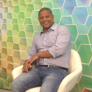 Marcelinho Carioca vira 