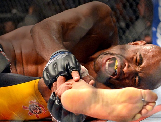 Anderson Silva lesão UFC Las Vegas chamada (Foto: Reuters)