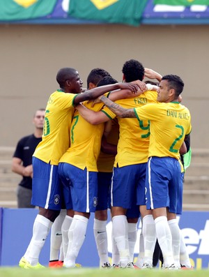 Brasil x Panamá - Seleção do brasileira comemorando (Foto: Vipcomm)