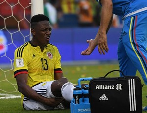 Cuca troca mensagens com Mina e aguarda recuperação do colombiano