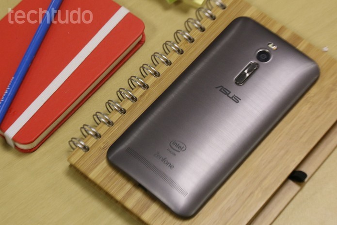 Zenfone 2 de 16 GB tem falha que lota armazenamento do aparelho (Foto: Lucas Mendes/TechTudo)