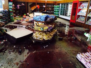 Criminosos explodem três caixas eletrônicos em Roseira, SP  (Foto: Divulgação/ PM)