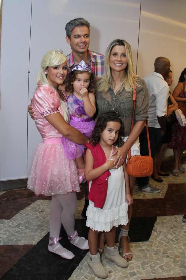 Flávia Alessandra e família (Foto: Thyago Andrade/PhotoRioNews)