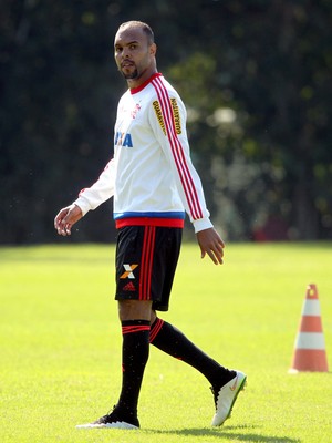 Palmeiras espera Alecsandro no início da semana para assinar contrato