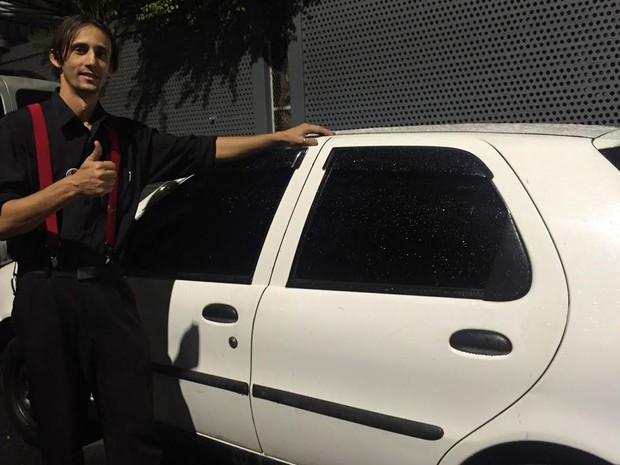 Mark Silva vai tentar quitar seu carro com as gorjetas da Olimpíada (Foto: Patricia Teixeira/G1) Mark Silva vai tentar quitar seu carro com as gorjetas da Olimpíada (Foto: Patricia Teixeira/G1)