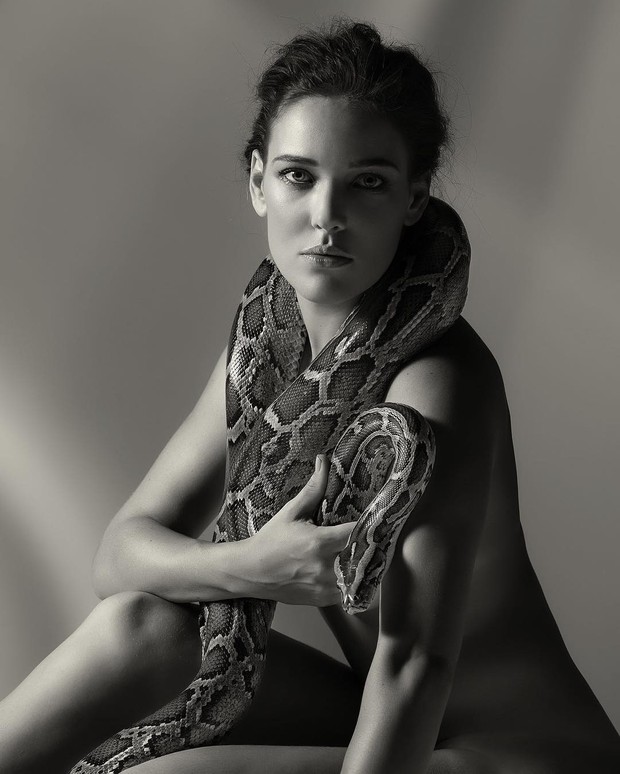 Adriana Birolli como Eva (Foto: Reprodução/ Instagram)