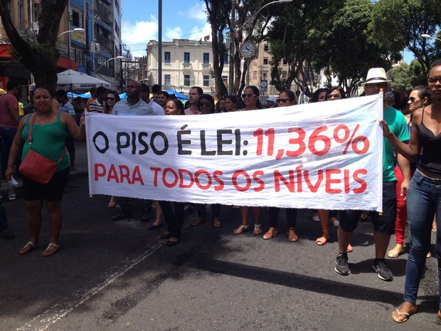 Manifestação no centro de Salvador (Foto: Natally Acioli/G1)