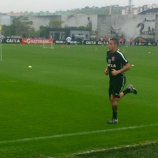 Corinthians adota cautela, e Arana não voltará ao time contra a Ponte