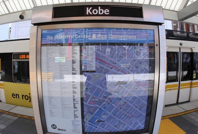 Estaçao "Kobe" de metrô em Los Angeles no dia da aposentadoria do craque (Foto: Reprodução)