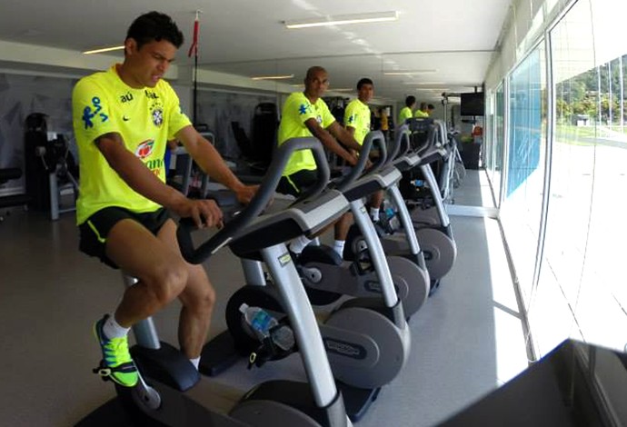 Seleção na academia (Foto: Reprodução Facebook CBF)