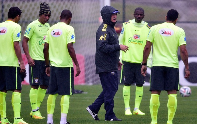 [COPA 2014] Seleção encara a chuva forte na Granja e Felipão segue com o time