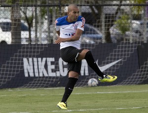 Sheik deve fechar com Bota nesta sexta; Timão paga parte de salário.