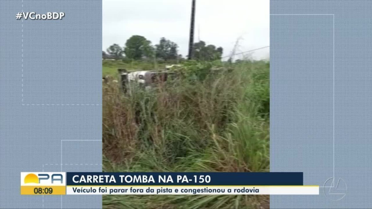 Carreta carregada de grãos tomba na PA 150 no nordeste do Pará Pará G1