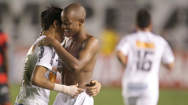Victor Andrade e Neymar, Santos x Flamengo (Foto: JF Diorio / Agência Estado)
