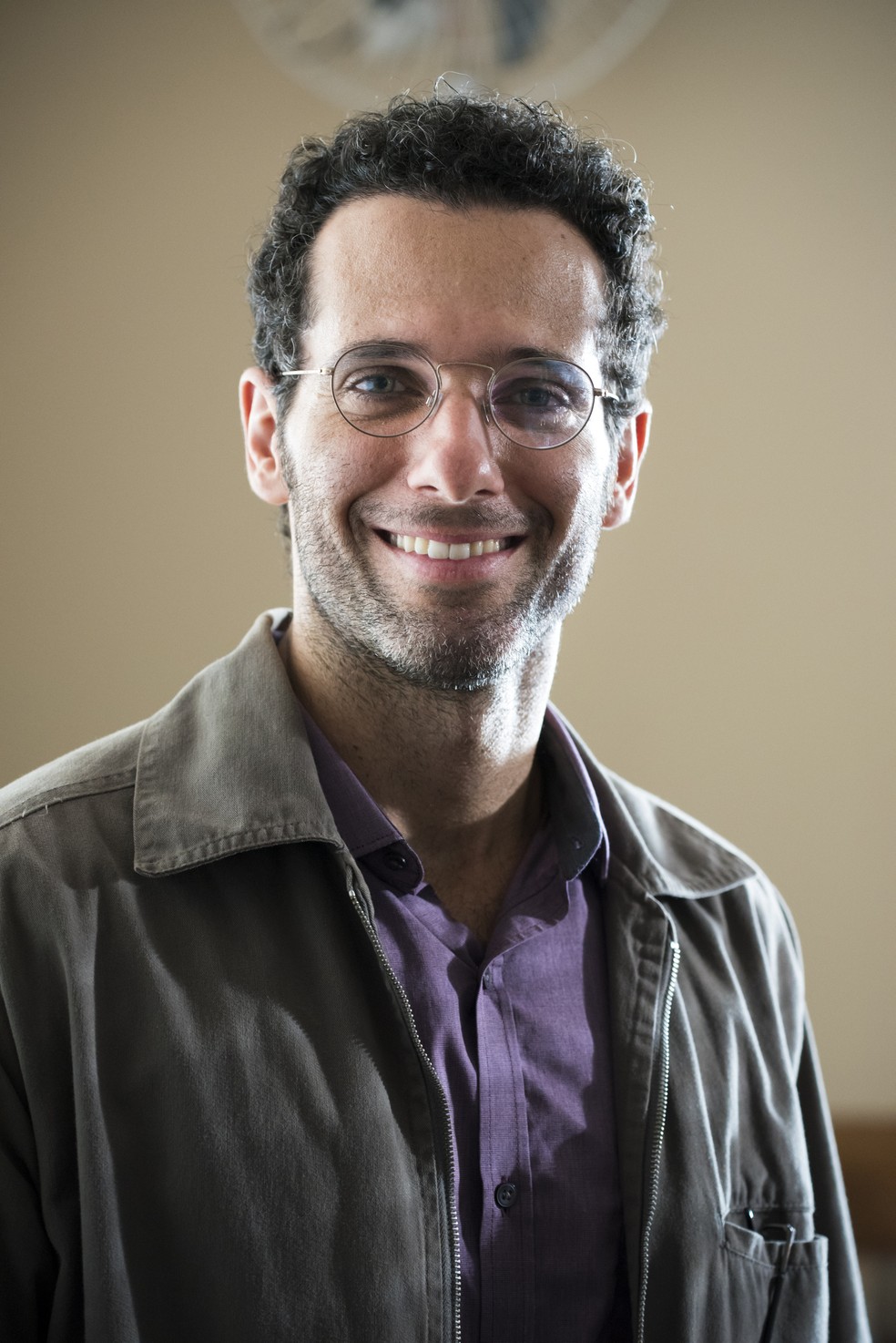 Mouhamed Harfouch interpreta BÃ³ris, o orientador do colÃ©gio Grupo (Foto: TV Globo/Cesar Alves)