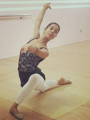 Joana Machado, professora de balé do Cristolândia, também busca arrebatar o diploma de bailarina profissinal a partir deste ano (Foto: Arquivo Pessoal )