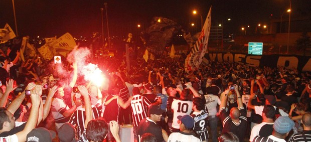 Torcida do Corinthians (Foto: Gustavo Tilio)