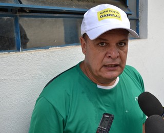 Técnico Edson Vieira Taubaté (Foto: Filipe Rodrigues)