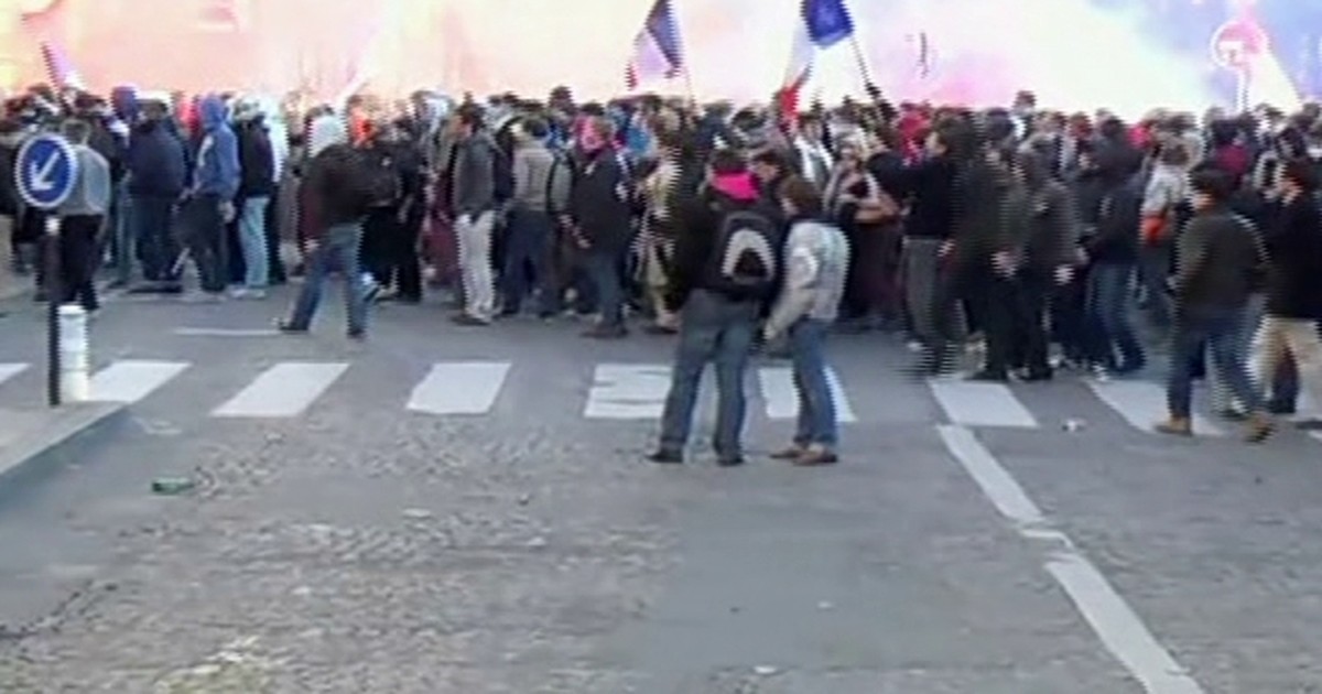G1 Protestos contra o casamento gay terminam em confusão na França notícias em Mundo