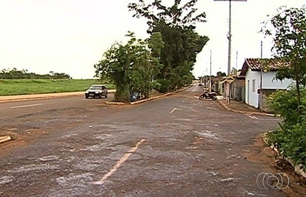 Priscila Brenda foi vista pela última vez neste cruzamento, em Pires Belo, Goiás (Foto: Reprodução/ TV Anhanguera)