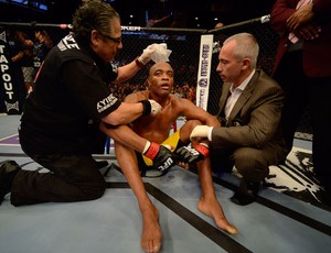 Anderson Silva x Chris Weidman UFC 162 (Foto: Getty Images)